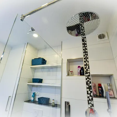 Strandhochhaus Sg12 * קושהאבן